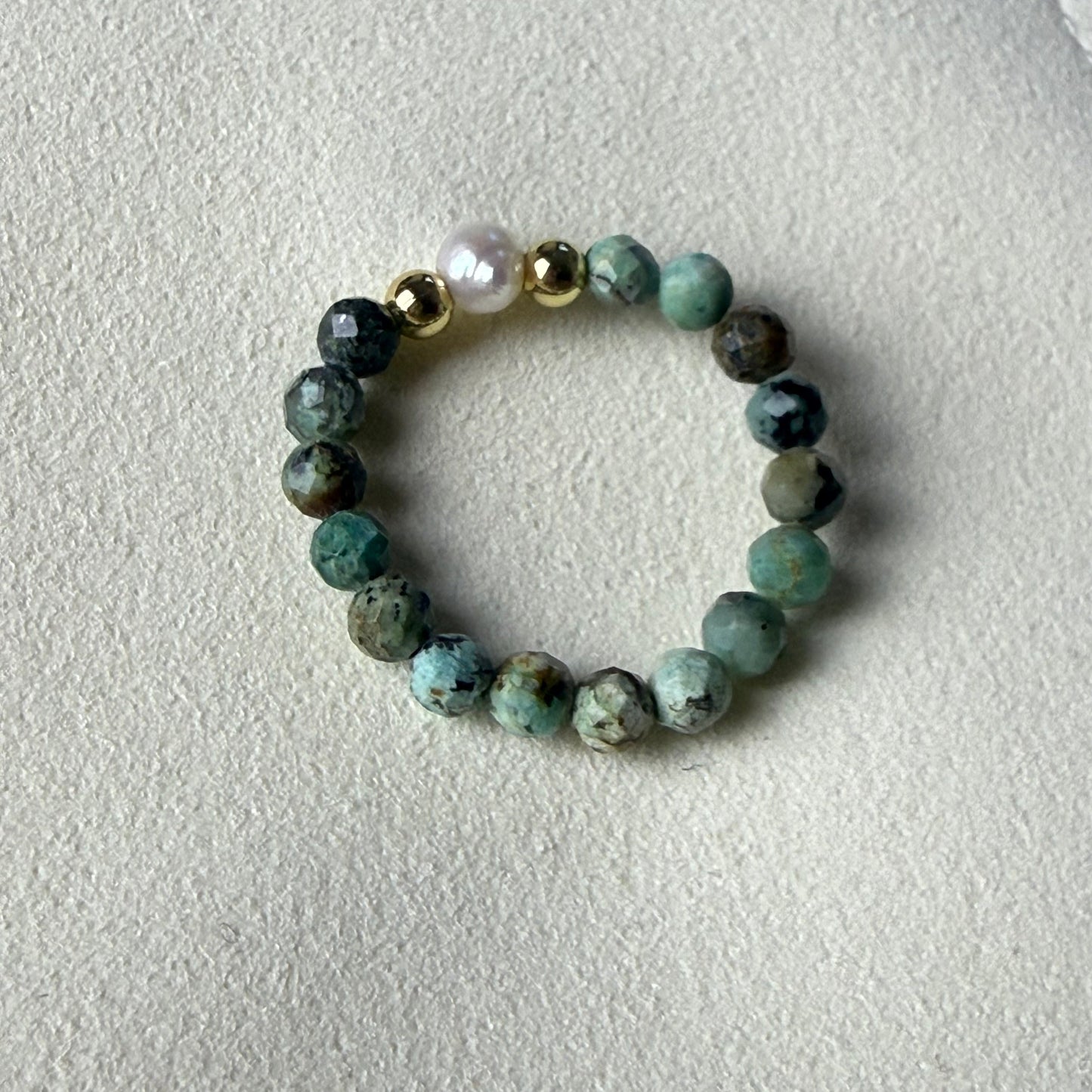 Unique freshwater pearl with gold accent beads on African turquoise stretch ring – Manushaa Gems